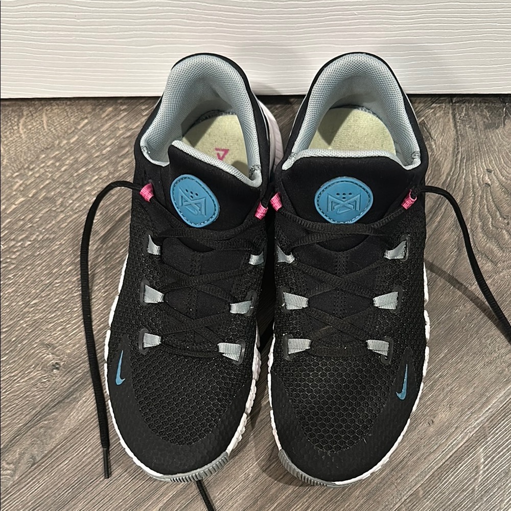 Nike Free Metcon 4 size women’s size 9.5